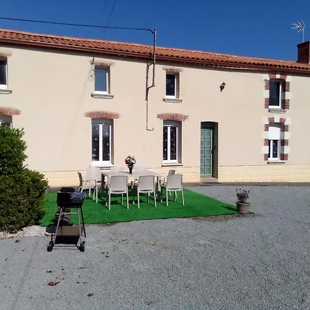 La Gilleraie De Campagne Proche Du Puy Dufou * Le Boupère